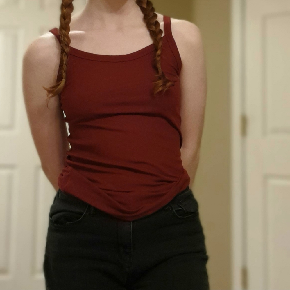 Small ribbed fitted tank top